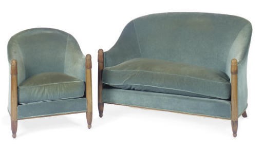 A SET OF FRENCH ART DECO MAHOGANY AND VELVET UPHOLSTERED SEAT FURNITURE,