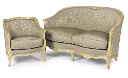 A PAIR OF GILTWOOD BERGERES AND A GILTWOOD CANAP/aE,