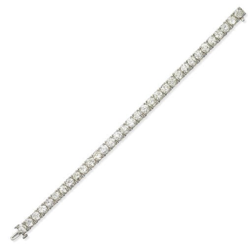 A DIAMOND LINE BRACELET