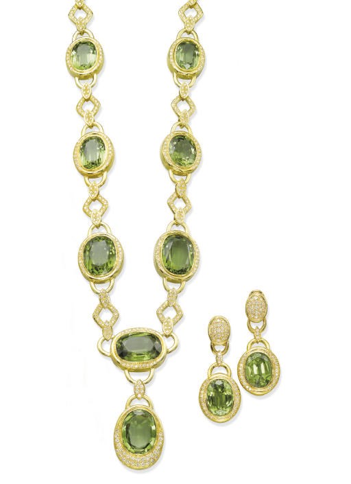 A SET OF PERIDOT AND DIAMOND JEWELLERY