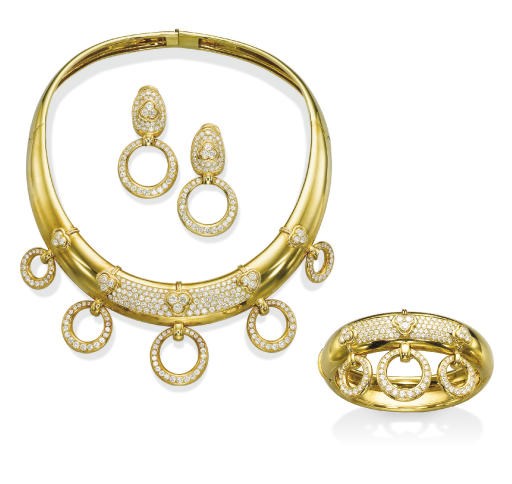 A SUITE OF GOLD AND DIAMOND JEWELLERY, BY TABBAH
