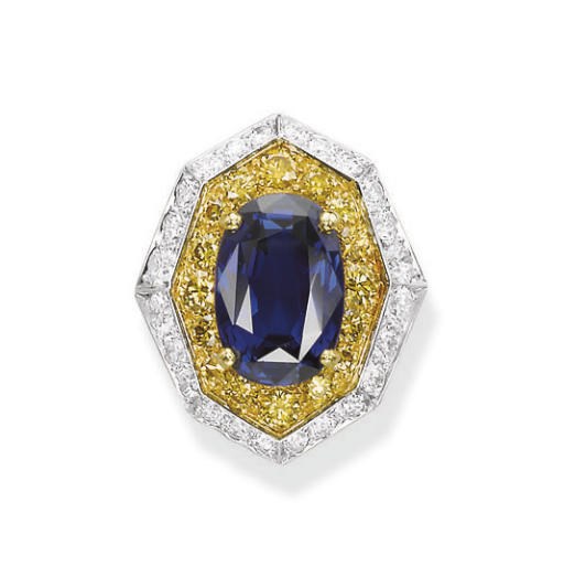 A SAPPHIRE, COLOURED DIAMOND AND DIAMOND RING