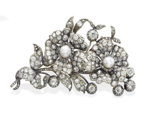 AN ANTIQUE PEARL AND DIAMOND FLORAL BROOCH