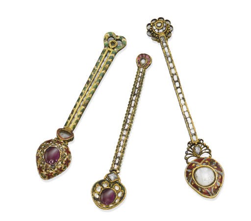 **A SET OF ANTIQUE INDIAN MULTI-GEM CEREMONIAL SPOONS