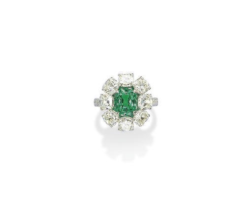 AN EMERALD AND DIAMOND RING