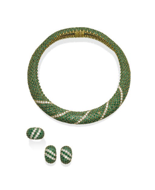 A SUITE OF EMERALD AND DIAMOND JEWELLERY