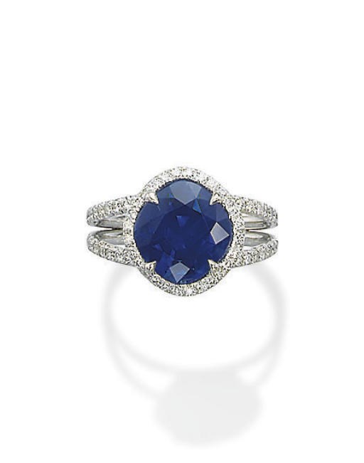 A FINE SAPPHIRE AND DIAMOND RING