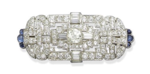 AN ART DECO DIAMOND AND SAPPHIRE BROOCH