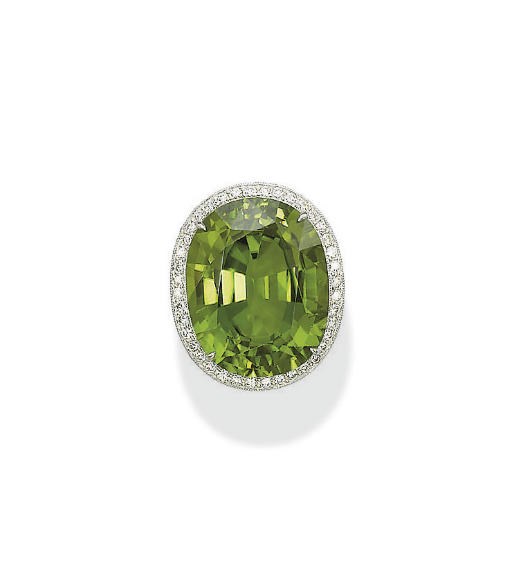 A PERIDOT RING