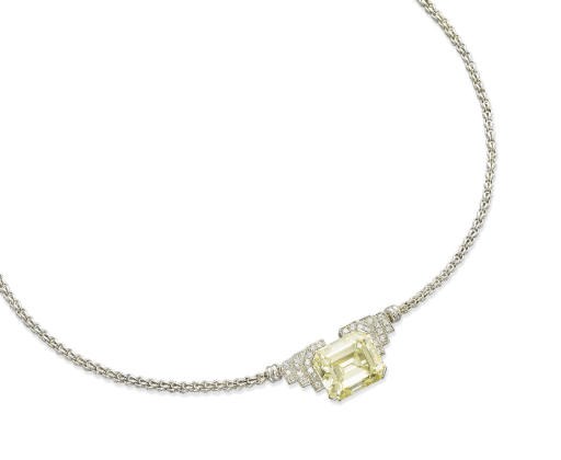 A COLOURED DIAMOND AND DIAMOND NECKLACE