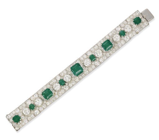 A SUPERB ART DECO EMERALD AND DIAMOND BRACELET, BY BULGARI