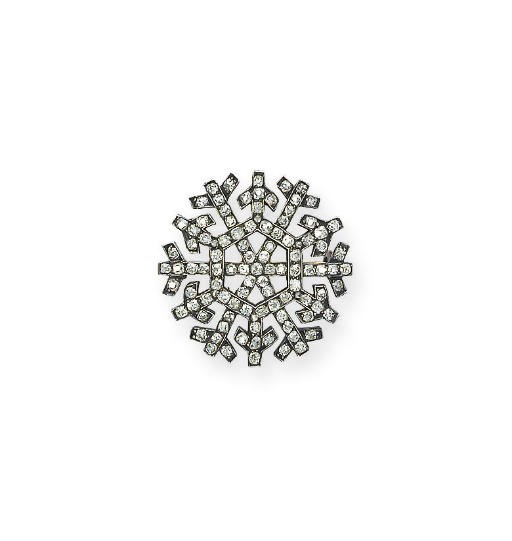 A DELICATE ANTIQUE DIAMOND 'SNOWFLAKE' BROOCH, BY FABERGÉ