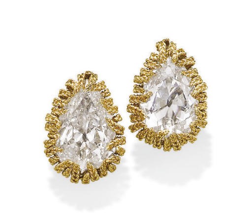 A PAIR OF DIAMOND AND GOLD EAR CLIPS, BY VAN CLEEF & ARPELS
