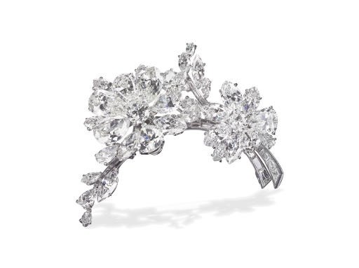 A DIAMOND FLOWER BROOCH, BY BULGARI