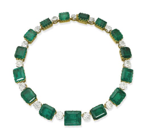 A MAGNIFICENT ANTIQUE EMERALD AND DIAMOND NECKLACE