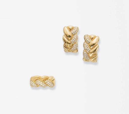 BAGUE ET PAIRE DE BOUCLES D'OREILLES DIAMANTS, PAR CARTIER