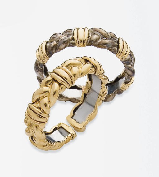 PAIRE DE BRACELETS, PAR O.J. PERRIN