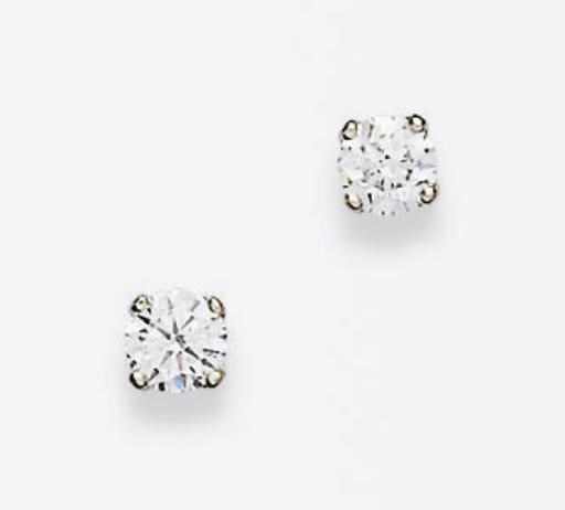 PAIRE DE CLOUS D'OREILLES DIAMANTS