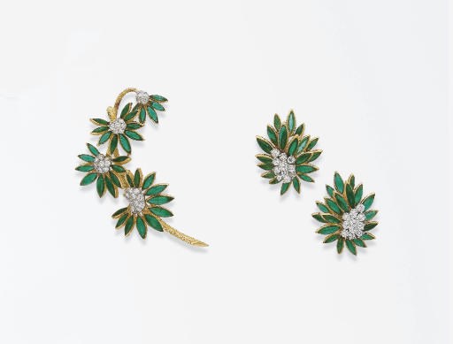 BROCHE ET PAIRE DE CLIPS D'OREILLES EMAIL ET DIAMANTS