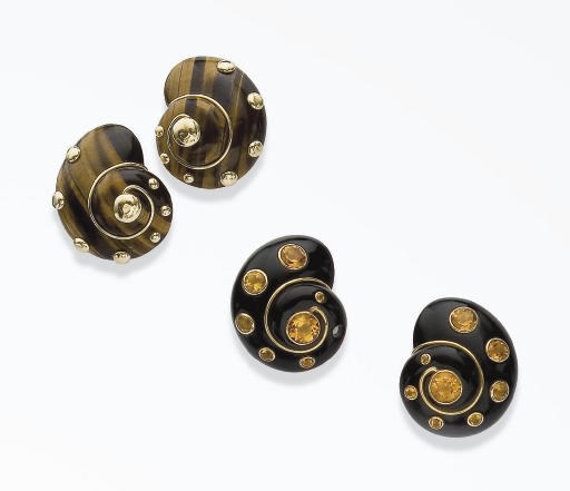 DEUX PAIRES DE CLIPS D'OREILLES ESCARGOT, PAR VERDURA