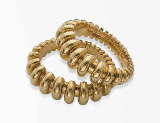 PAIRE DE BRACELETS EN OR, PAR BULGARI