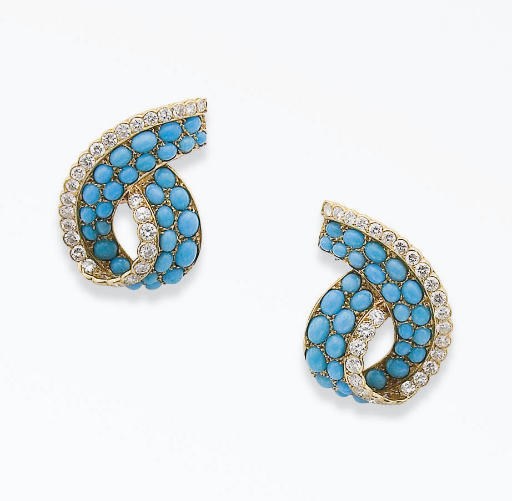 PAIRE DE CLIPS D'OREILLES TURQUOISE ET DIAMANTS, PAR CARTIER