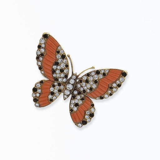 COLLIER PENDENTIF PAPILLON CORAIL, ONYX ET DIAMANTS, PAR VAN CLEEF & ARPELS