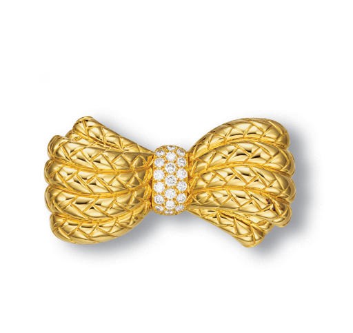 AN 18K GOLD AND DIAMOND BROOCH, BY VAN CLEEF & ARPELS