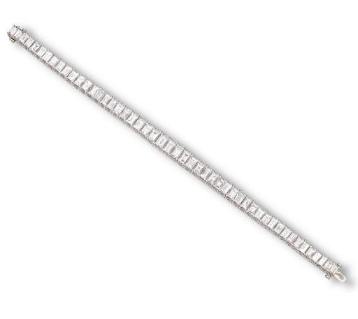 A DIAMOND BRACELET, BY VAN CLEEF & ARPELS