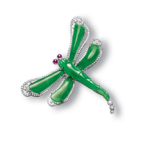 A JADEITE AND DIAMOND BROOCH