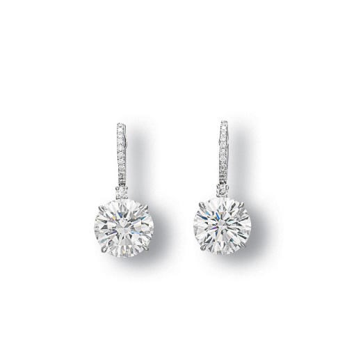 A PAIR OF DIAMOND EARRINGS