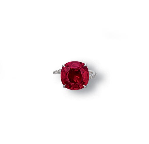 A SPINEL AND DIAMOND RING