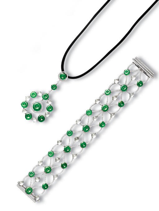A SUITE OF JADEITE AND DIAMOND JEWELLERY