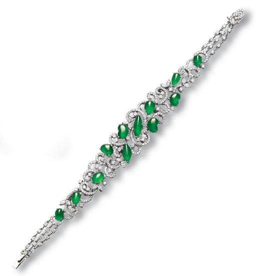 A JADEITE AND DIAMOND BRACELET