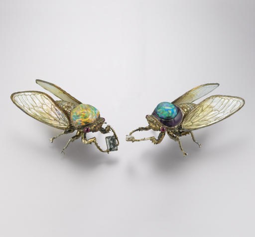 A PAIR OF DELICATE MULTI-GEM AND COLOURED DIAMOND BROOCHES, BY WALLACE CHAN
