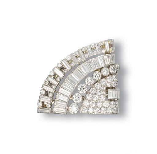 AN ART DECO DIAMOND CLIP, BY CARTIER