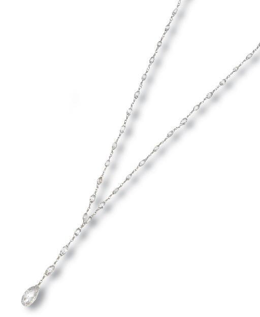 A DIAMOND PENDENT NECKLACE