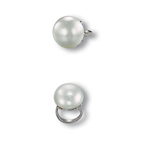 AN EXCEPTIONAL PEARL AND DIAMOND RING