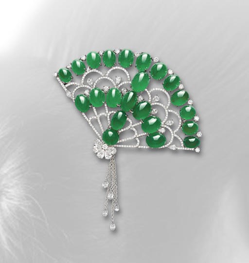 A JADEITE AND DIAMOND CLIP BROOCH/HAIR ORNAMENT