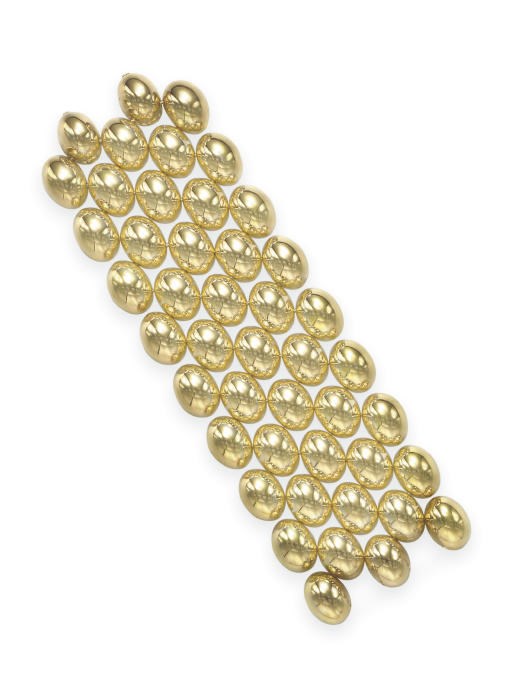 A RETRO GOLD BRACELET
