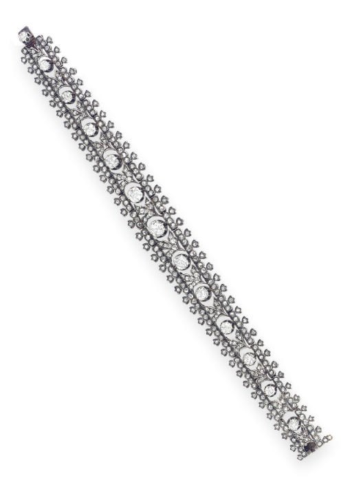 AN ANTIQUE DIAMOND BRACELET
