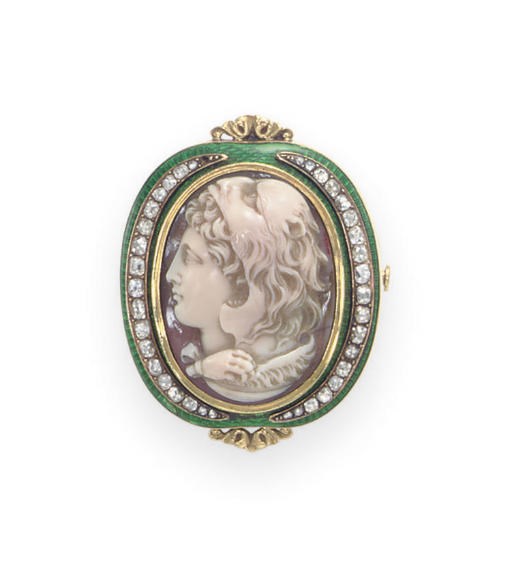 AN ANTIQUE AGATE, DIAMOND AND ENAMEL CAMEO BROOCH