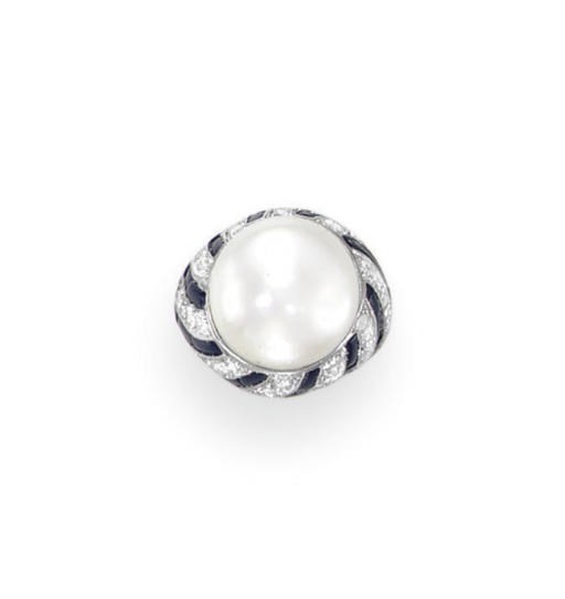 A PEARL, DIAMOND AND ONYX RING
