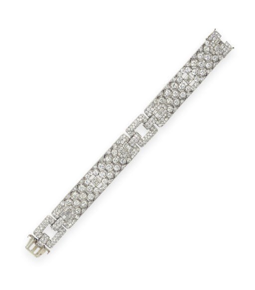 AN ART DECO DIAMOND BRACELET, BY CARTIER
