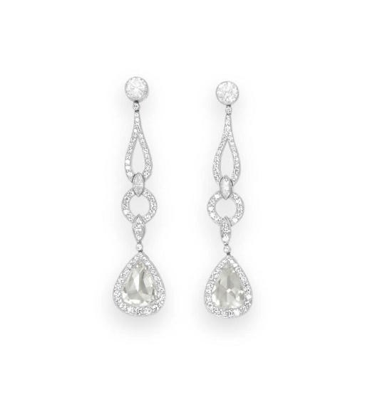 A PAIR OF DIAMOND EAR PENDANTS