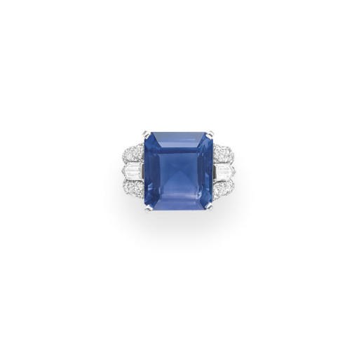 A SAPPHIRE AND DIAMOND RING