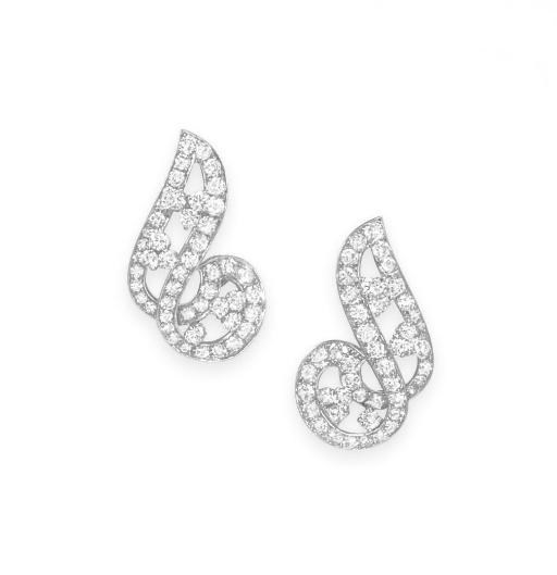 A PAIR OF DIAMOND EAR CLIPS