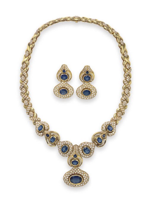 A SET OF SAPPHIRE AND DIAMOND JEWELRY