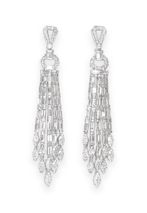 A PAIR OF DIAMOND EAR PENDANTS