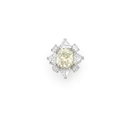 A COLORED DIAMOND RING